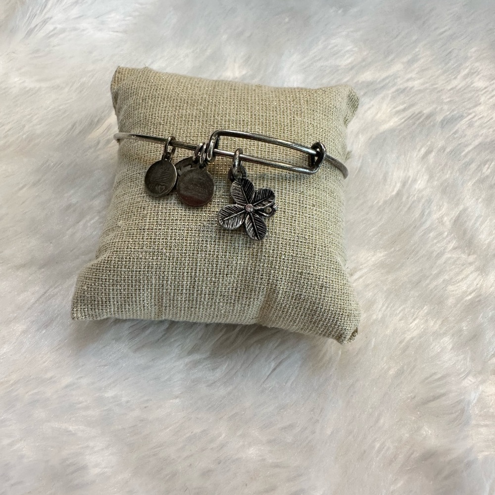 Alex and Ani ‘Lucky Clover’